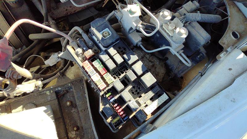 1998 Dodge Ram Pickup 1500 Series Engine Fuse Box