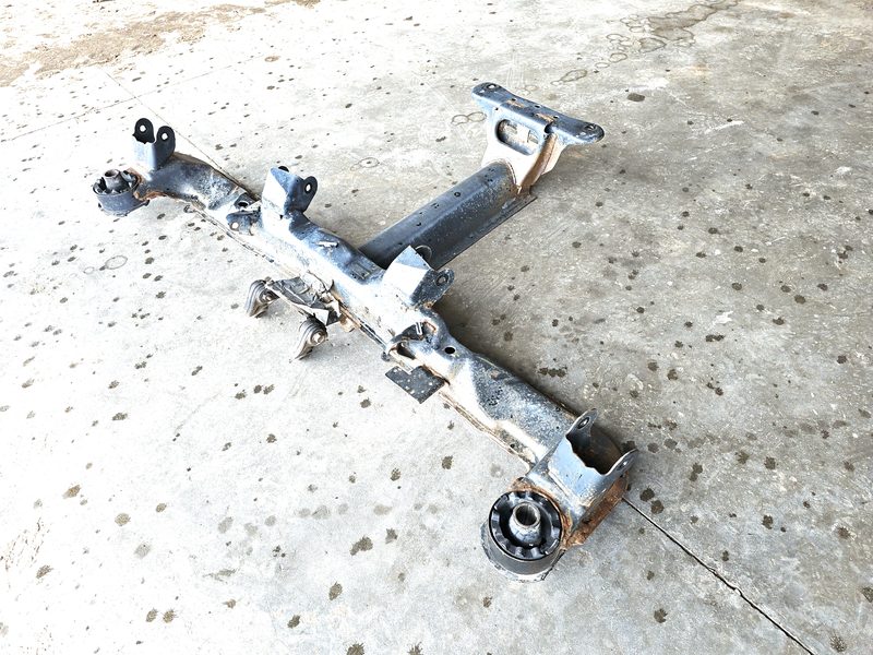 2000-2005 Buick Lesabre (80 & Up) Crossmember/Cradle/Undercarria
