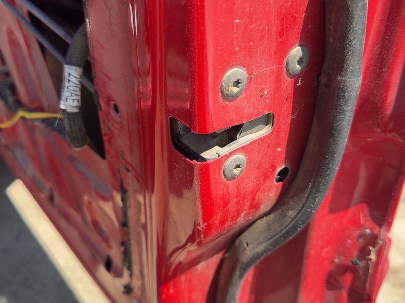 1999-2001 Jeep Grand Cherokee Front Door Latch RH