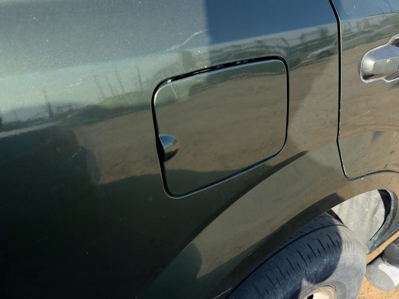 2003-2009 Kia Sorento Fuel Tank Door