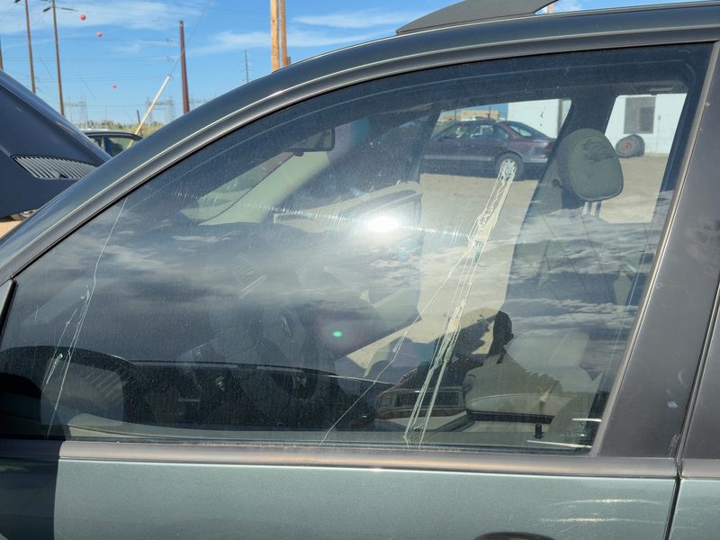 2000-2006 BMW X5 Front Door Glass/Window LH