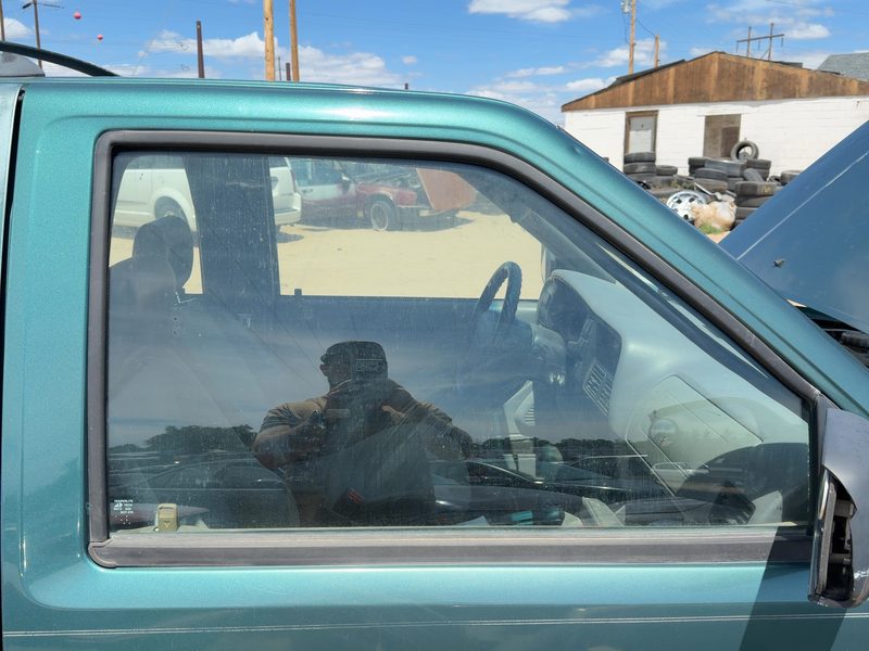 1994-1997 Isuzu Rodeo Front Door Glass/Window RH