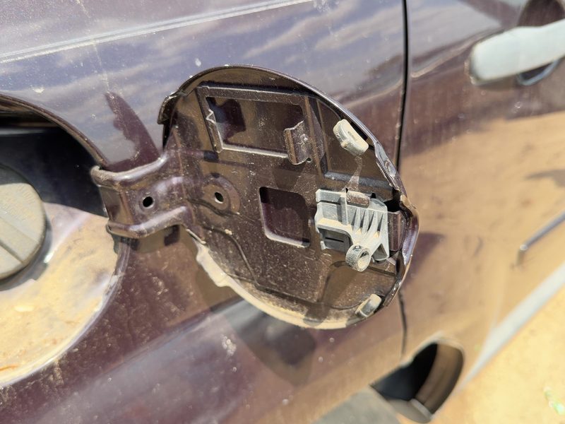 2005-2009 Chevrolet Equinox Fuel Tank Door