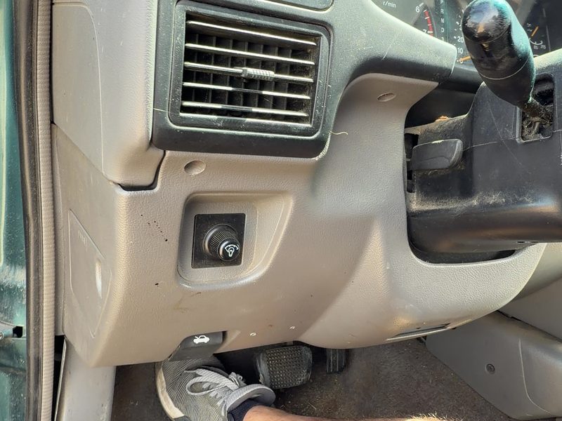 1995-1997 Isuzu Rodeo Dash Panel