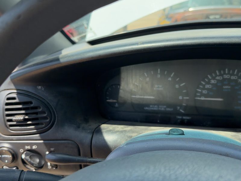 1996-2000 Chrysler Town & Country Dash Panel