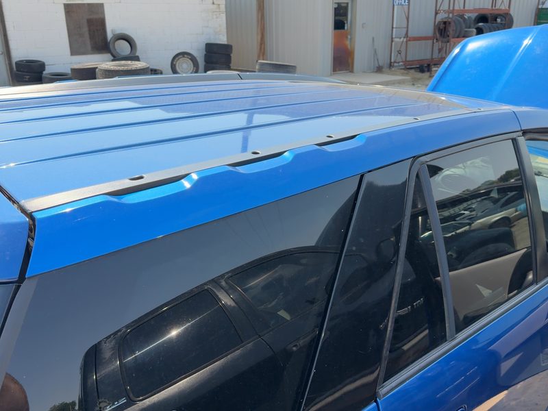 2005 Saturn Vue Quarter Panel Moulding RH