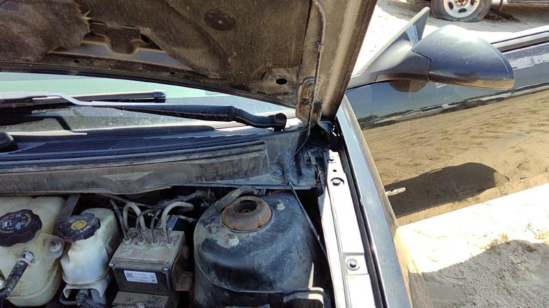 2005-2010 Pontiac G6 Hood Hinge RH