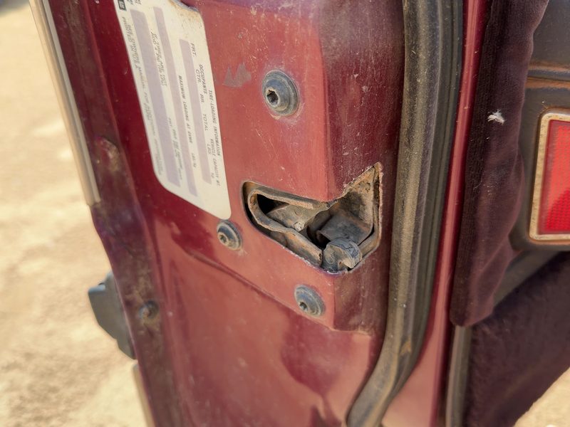 1986 Buick Park Avenue (80&up) Front Door Latch LH