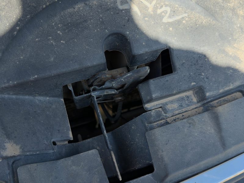 2006-2007 Monte Carlo Radiator Support