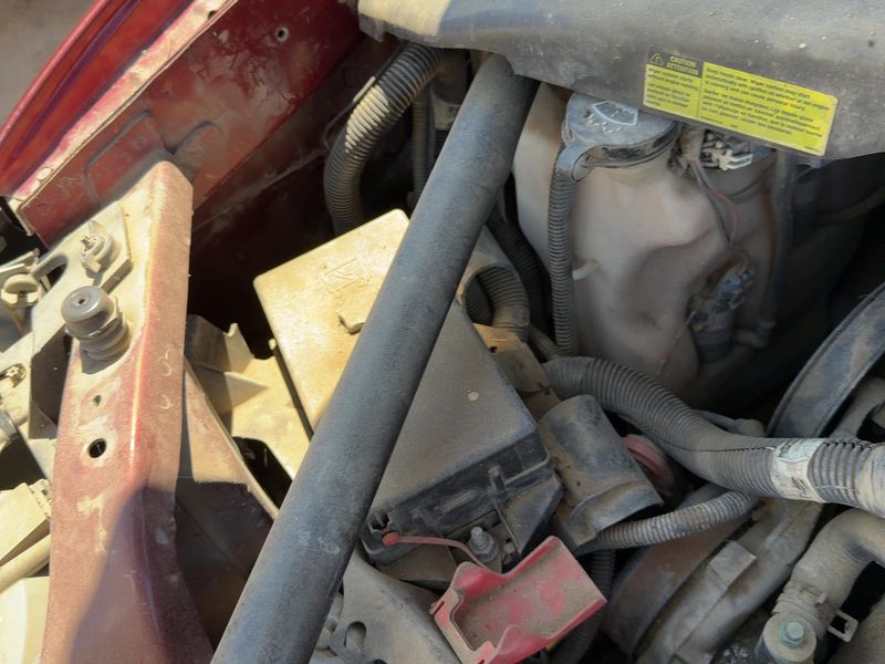 2002-2005 Chevrolet Venture Engine Fuse Box