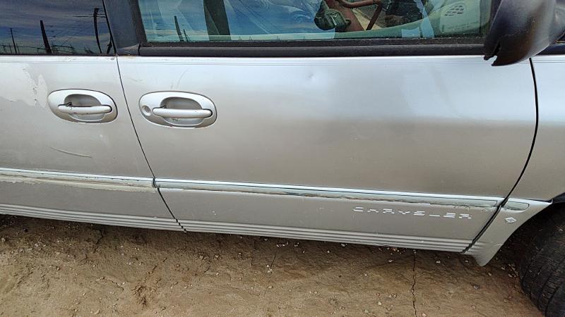 1996-2000 Chrysler Town & Country Front Door RH