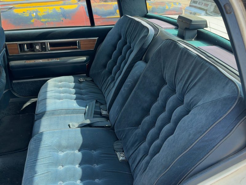 1986 Oldsmobile Ninety-eight (80 & Up) Rear Seat Belt RH