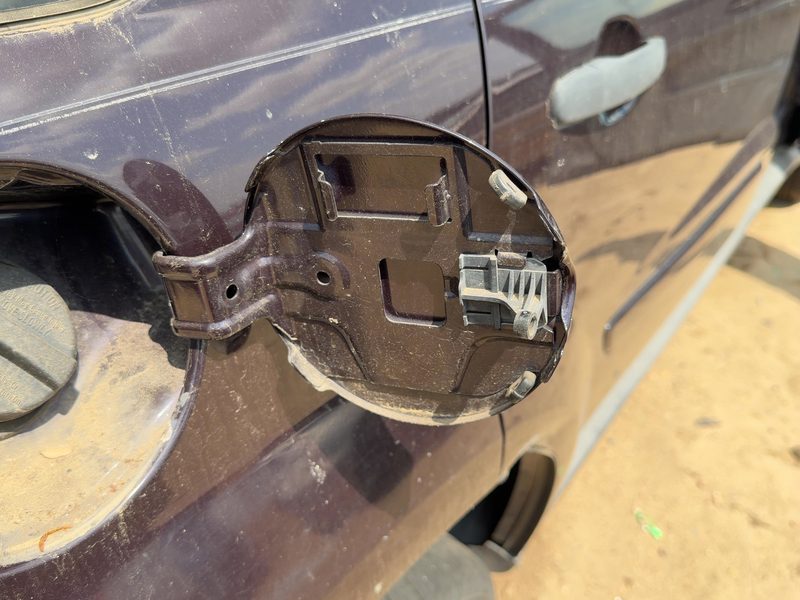 2005-2009 Chevrolet Equinox Fuel Tank Door