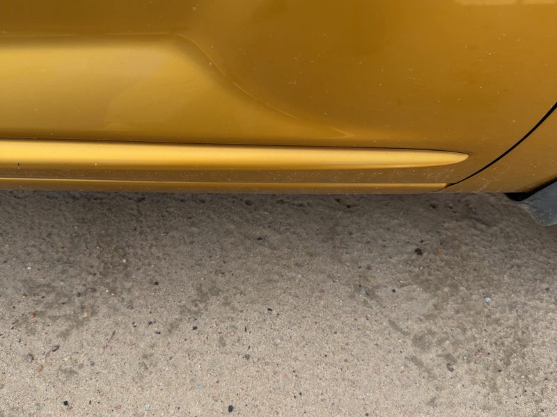 2002-2005 Pt Cruiser Front Door Moulding RH