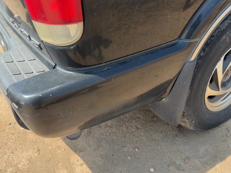 2001 Blazer S10/jimmy S15 Quarter Panel Moulding RH