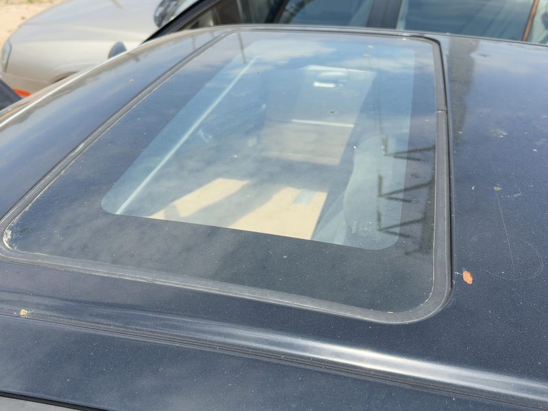 1998-1999 Nissan Maxima Roof Glass (Glass Only)