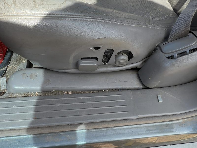 2003 Cadillac Seville Seat Track LH