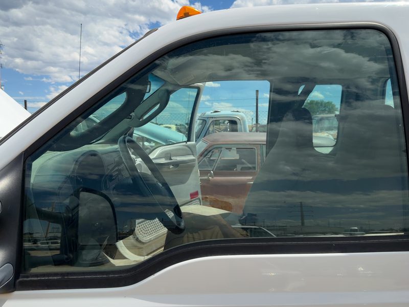 1999-2012 Ford F350 Super Duty Pickup Front Door Glass/Window LH