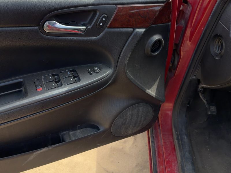 2008 Chevrolet Impala (80 & Up) Front Door Trim Panel LH