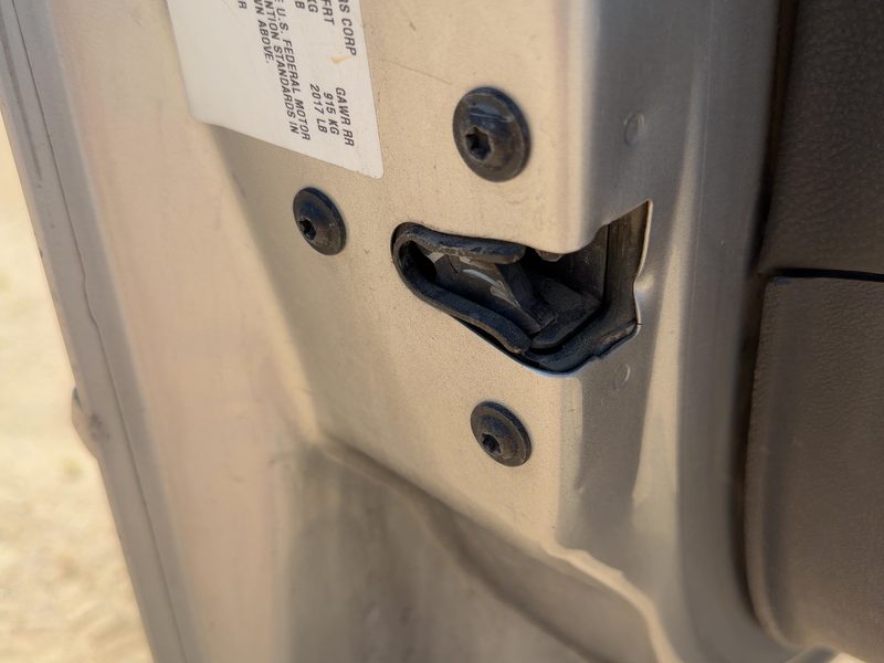 2005-2010 Pontiac G6 Front Door Latch LH