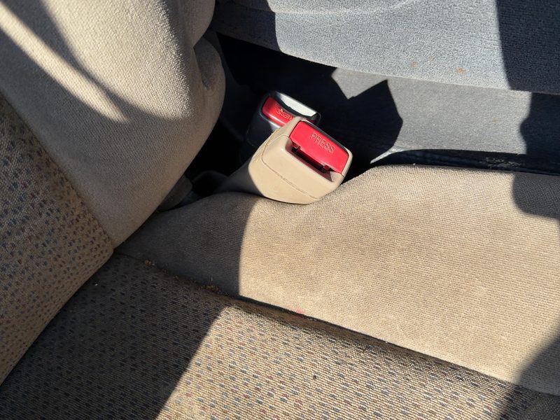 2003-2007 Chevy/gmc Suburban 1500 Series Front Seat Belt RH