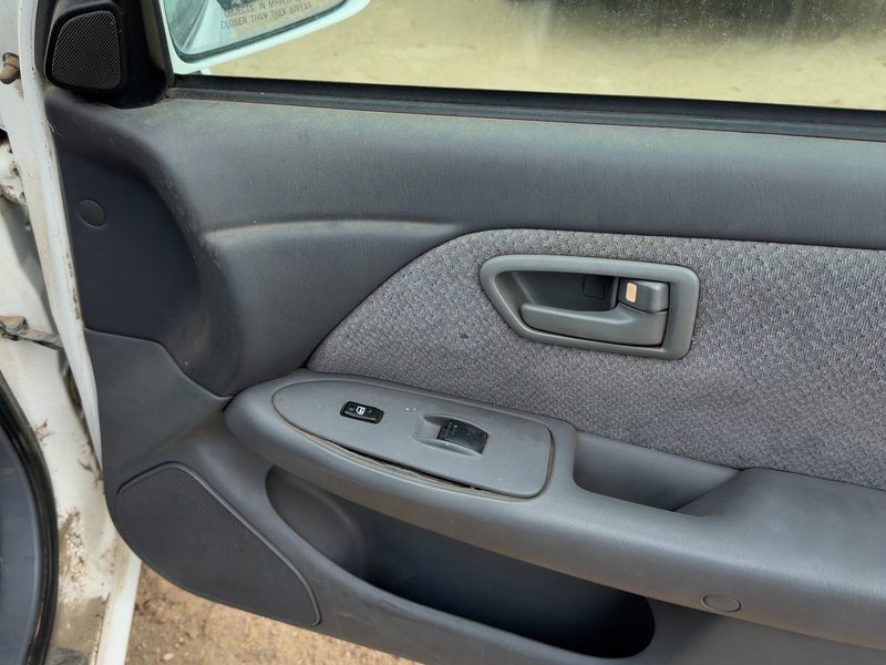 2000-2001 Toyota Camry Front Door Trim Panel RH