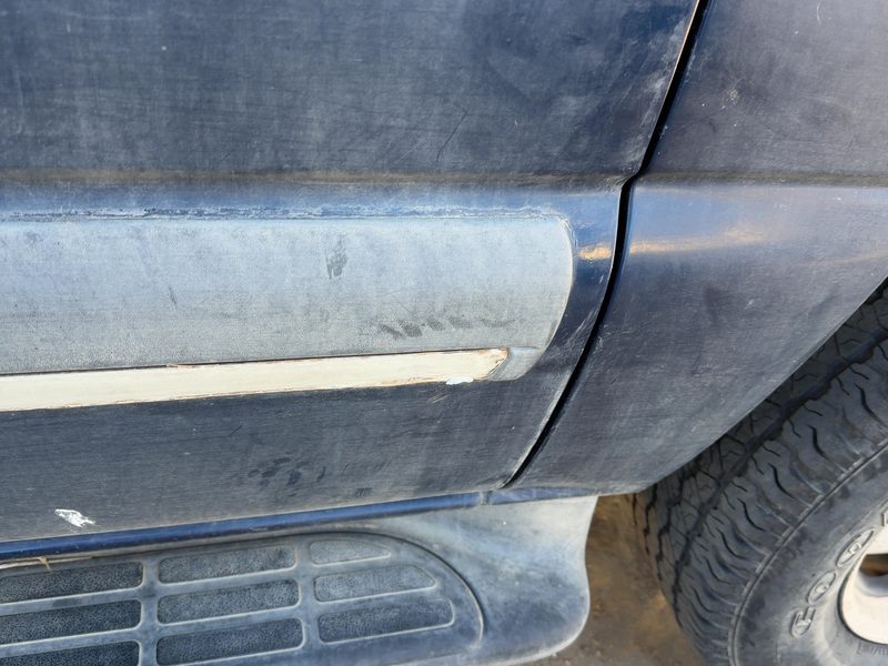 2000-2004 Chevy/gmc Suburban 1500 Series Rear Door Moulding LH