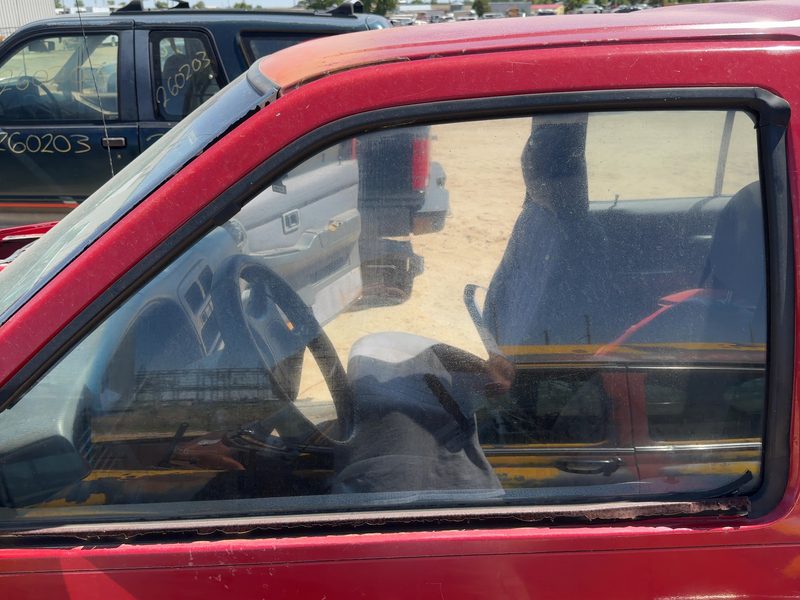 1986-1997 Nissan Pathfinder Front Door Glass/Window LH