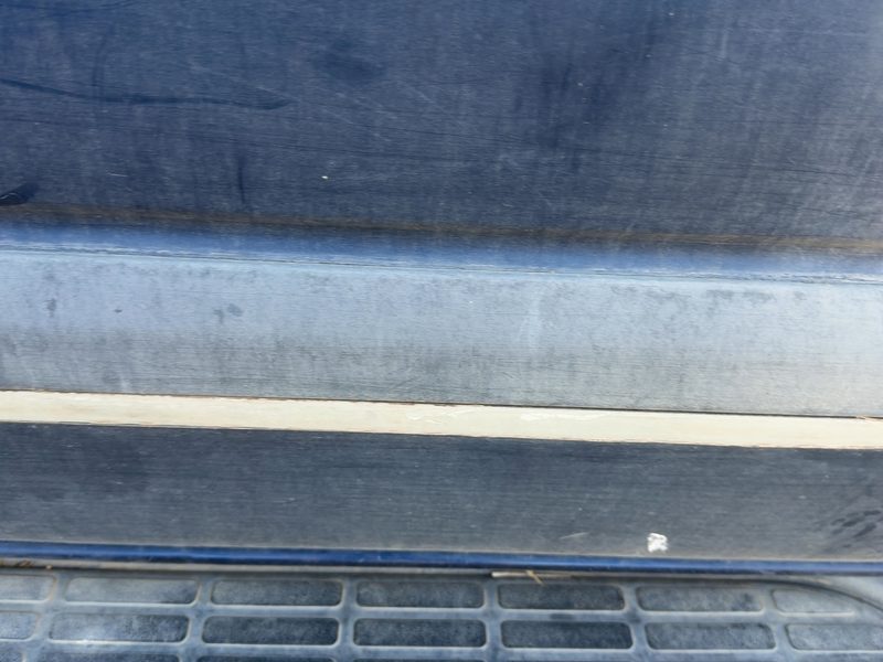 2000-2004 Chevy/gmc Suburban 1500 Series Rear Door Moulding LH