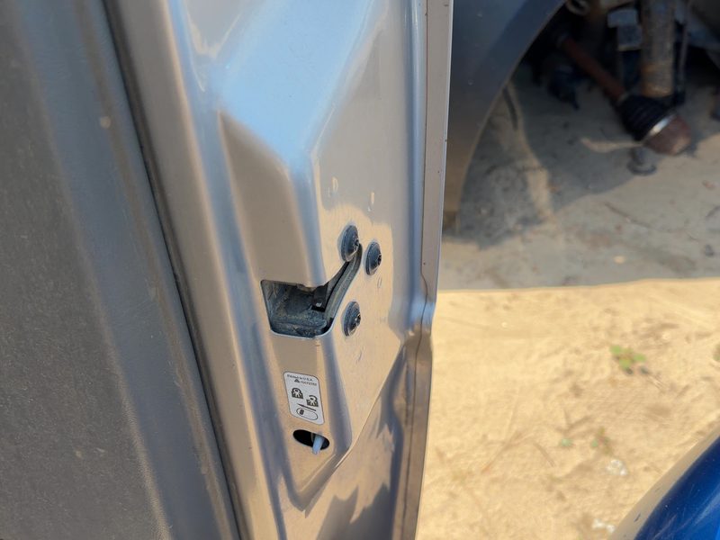 2000-2007 Chevy/gmc Suburban 1500 Series Rear Door Latch RH