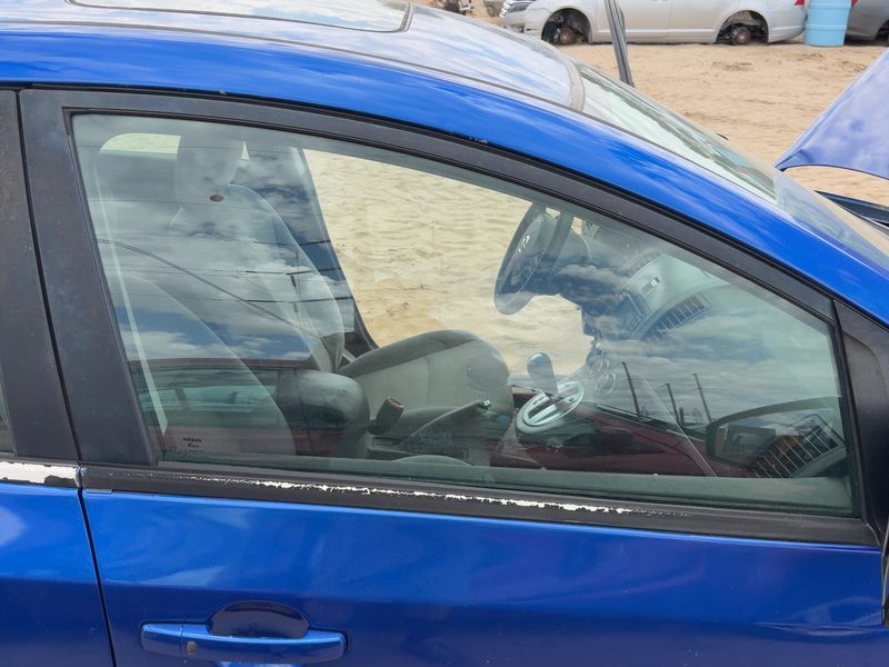 2007-2012 Nissan Sentra Front Door Glass/Window RH
