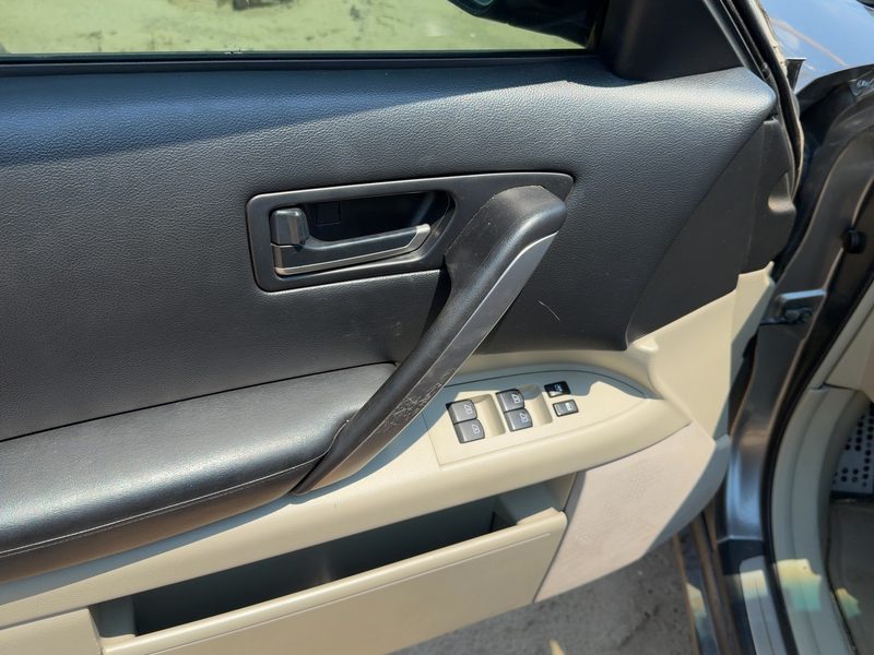 2003-2006 Infiniti FX Series Front Door Trim Panel LH