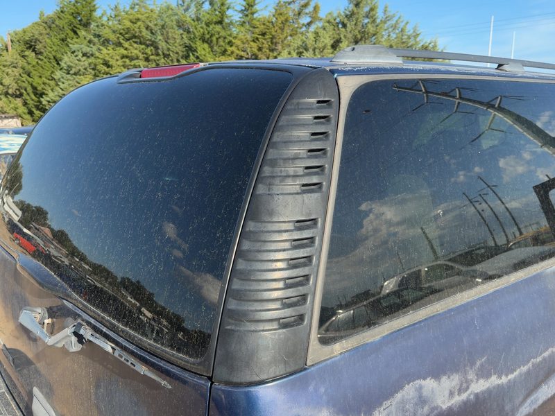 2003 Chevy/gmc Suburban 1500 Series Quarter Panel Moulding RH