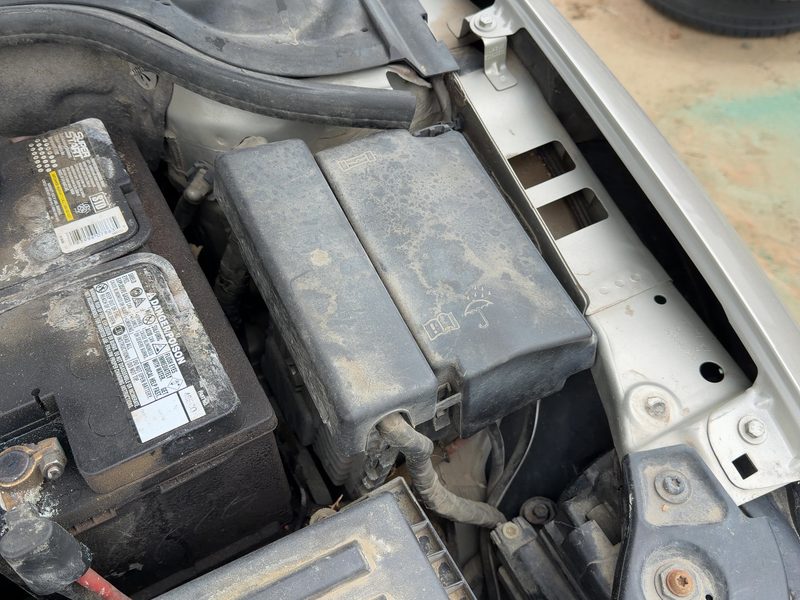 2010-2022 Jetta Except Gli Engine Fuse Box