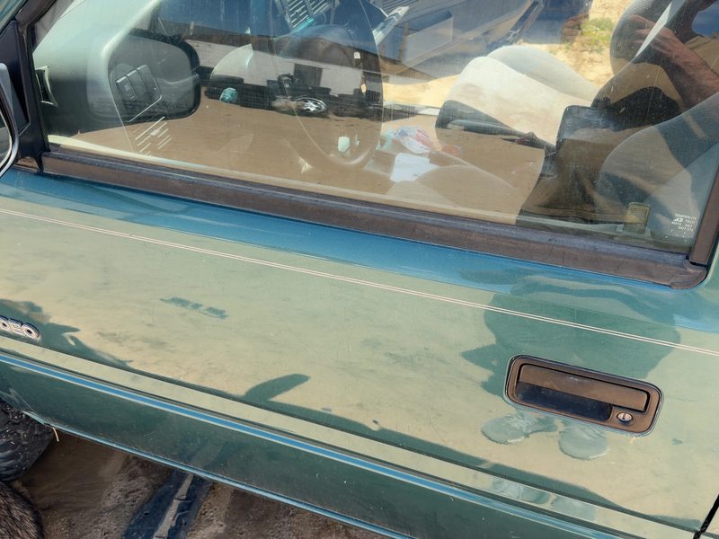1995 Isuzu Rodeo Front Door Moulding LH