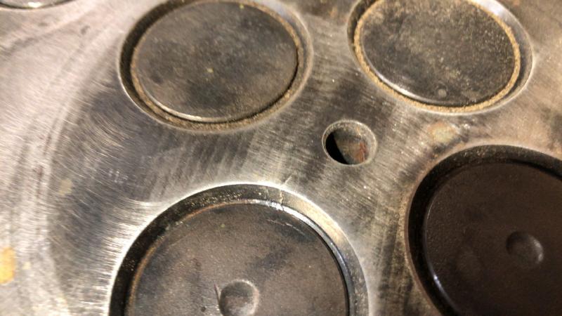 1998-2002 Dodge Ram Pickup 2500 Series Cylinder Head