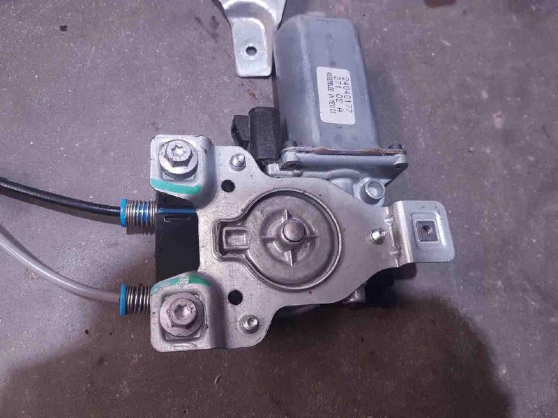 1997-2003 Grand Prix Front Door Regulator RH