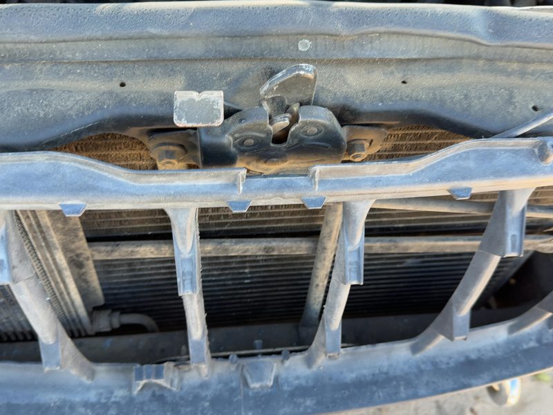 1999-2004 Jeep Grand Cherokee Radiator Support