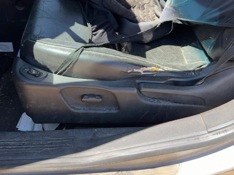 2005 Pontiac G6 Seat Track LH