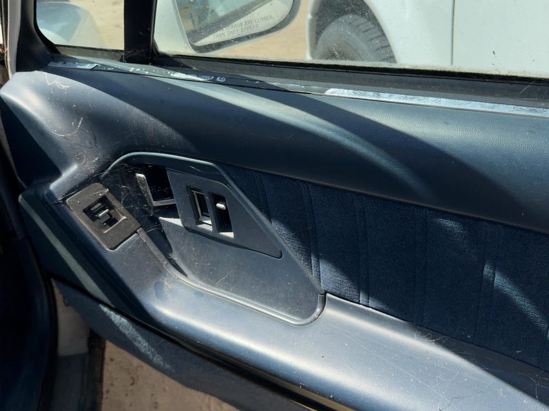 1993 Oldsmobile Eighty-eight (80 & Up) Front Door Trim Panel RH