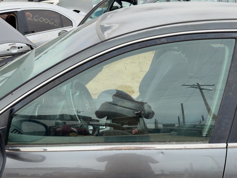2002-2006 Nissan Altima Front Door Glass/Window LH