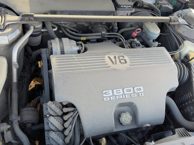 1999 Pontiac Bonneville (80 & Up) Engine Cover