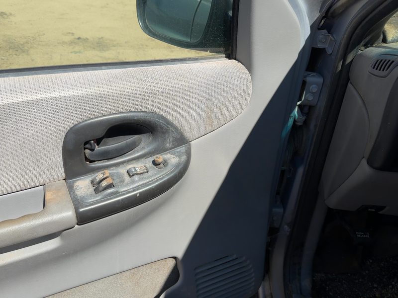 2000 Chevrolet Venture Front Door Trim Panel LH