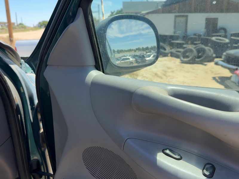 1997-1998 Ford Pickup F150 Series Front Door Trim Panel RH