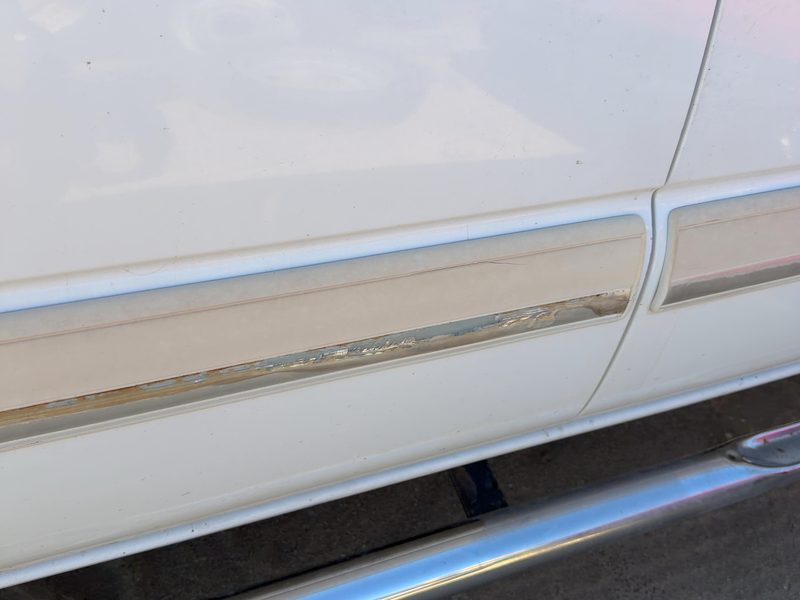 2003-2007 Chevrolet 2500 Silverado Pickup Front Door Moulding LH
