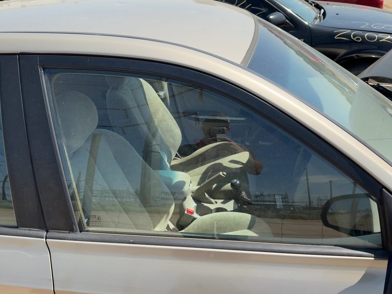 2001-2006 Hyundai Elantra Front Door Glass/Window RH