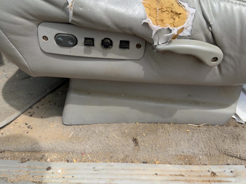 1997 Chevrolet Pickup 1500 Series Seat Track LH