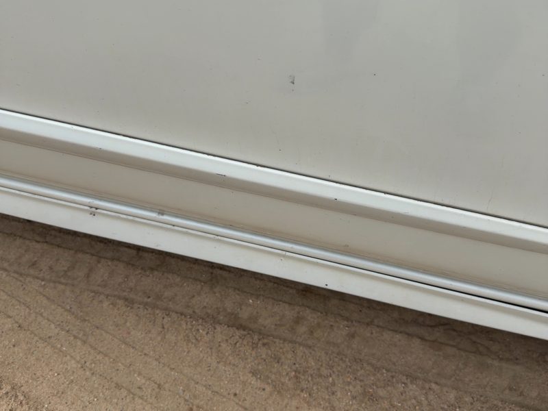 2000-2001 Infiniti I30 Front Door Moulding RH