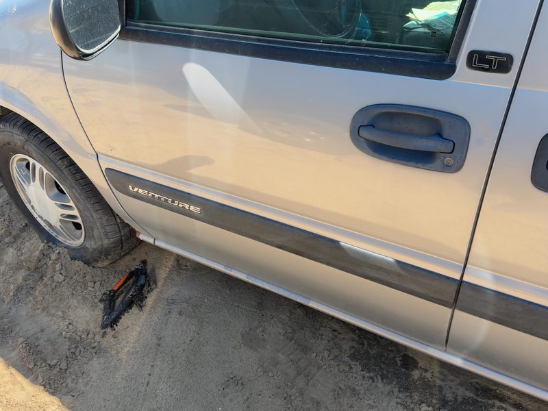 1997-2004 Chevrolet Venture Front Door LH