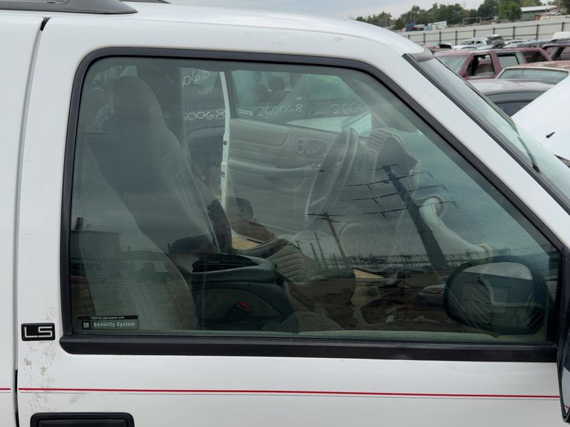 1994-2005 Blazer S10/jimmy S15 Front Door Glass/Window RH